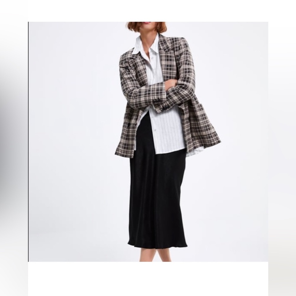 Zara White and Black Striped Button-Down Shirt - Picture 2 of 6